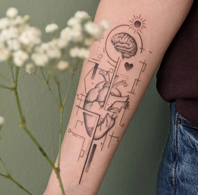 kleines tattoo fineline